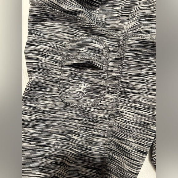 Danskin black/white leggings. Sz (12-14) - Picture 5 of 6